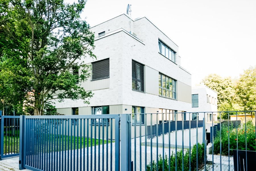 Wu8 GmbH Blick über den Zaun